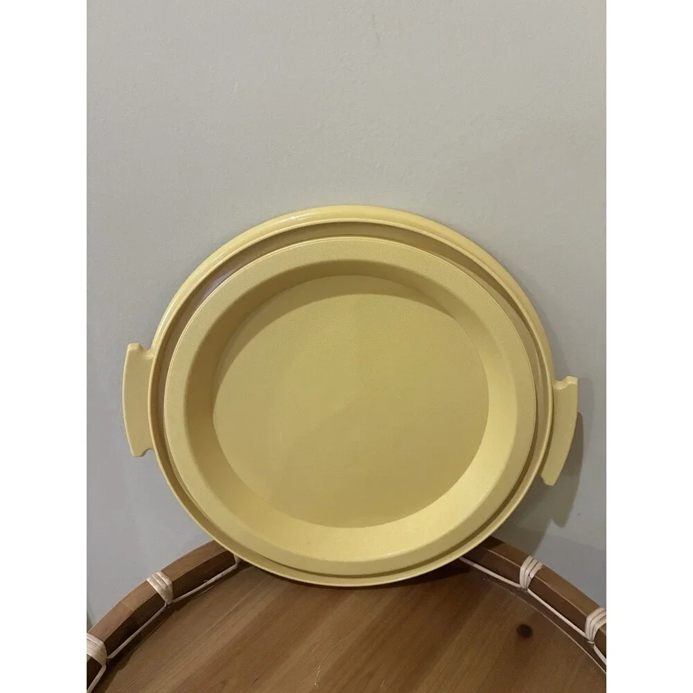 Tupperware #684 Cake Carrier In Harvest Gold Bottom Only Vintage